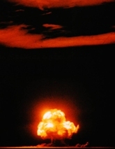 世界発原爆実験