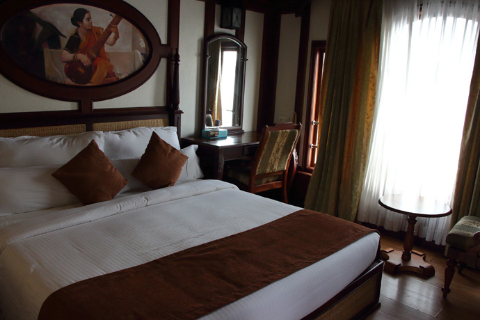 171130_Lake-Palace-Houseboat_Bed-Room.jpg