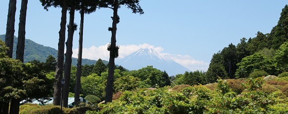 箱根「山のホテル」庭園からの富士山