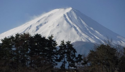 20180325-5-M1河口湖2日目朝準備終了富士山UP.JPG