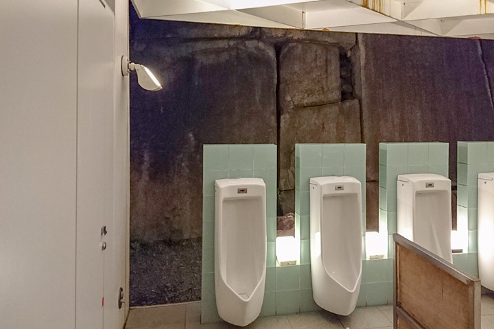 大阪城のトイレ