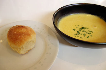 パン　カボチャとジャガイモのスープ