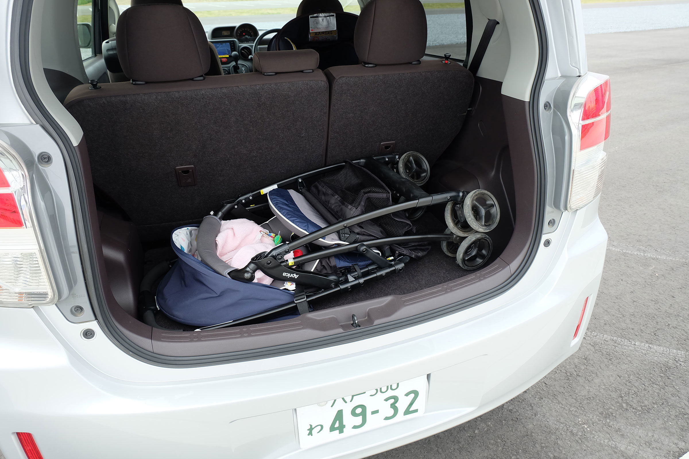 シエンタとスペイドにチャイルドシートとベビーカーを載せてみた ドライブgo Go 八戸モータース公式ブログ