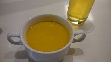 福岡空港ラウンジのスープ